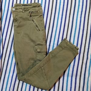 Blanknyc the Reade crop in army green